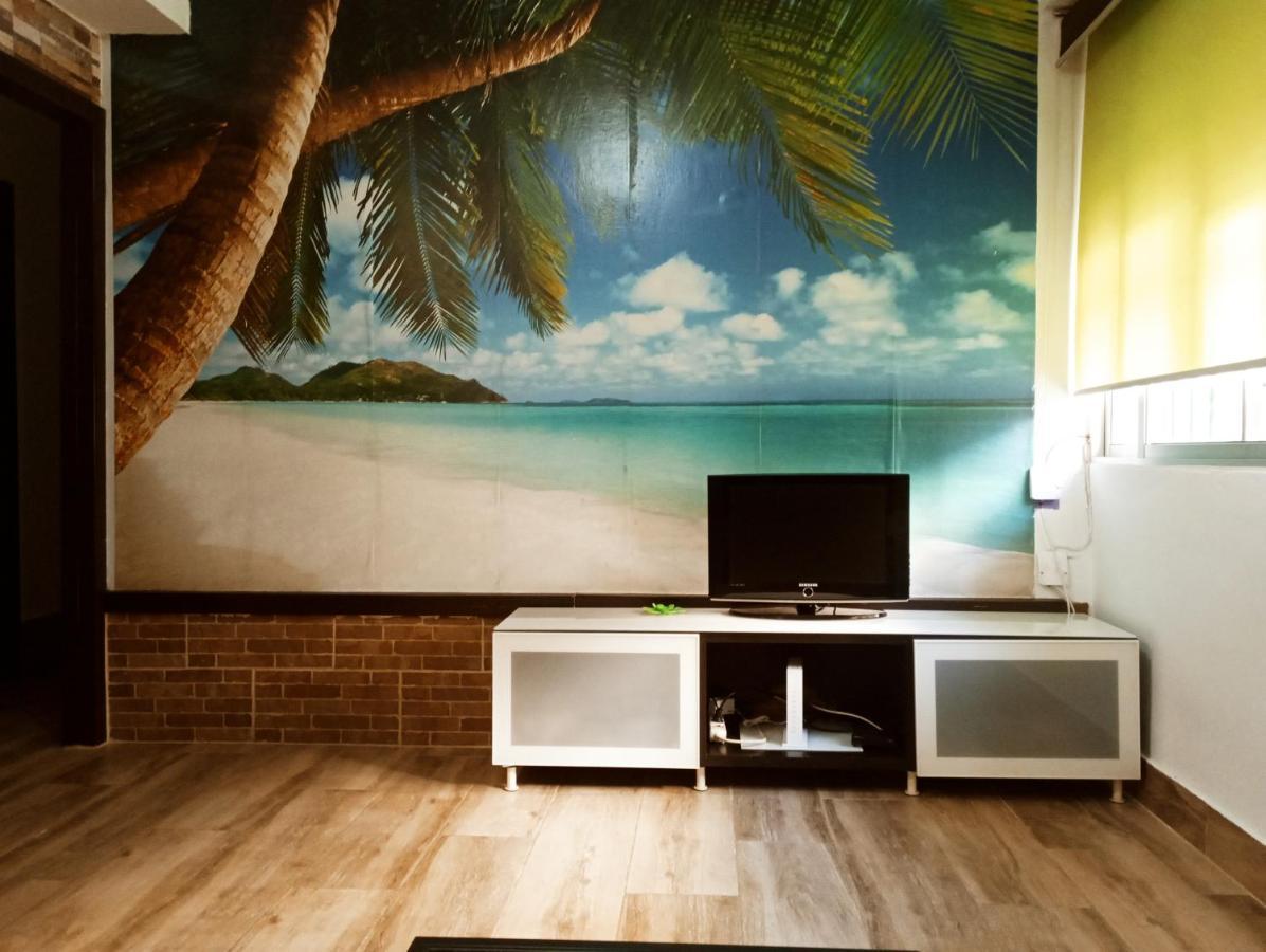 Precioso Apartamento 3 Habitaciones. Con Patio. 卡马斯 外观 照片
