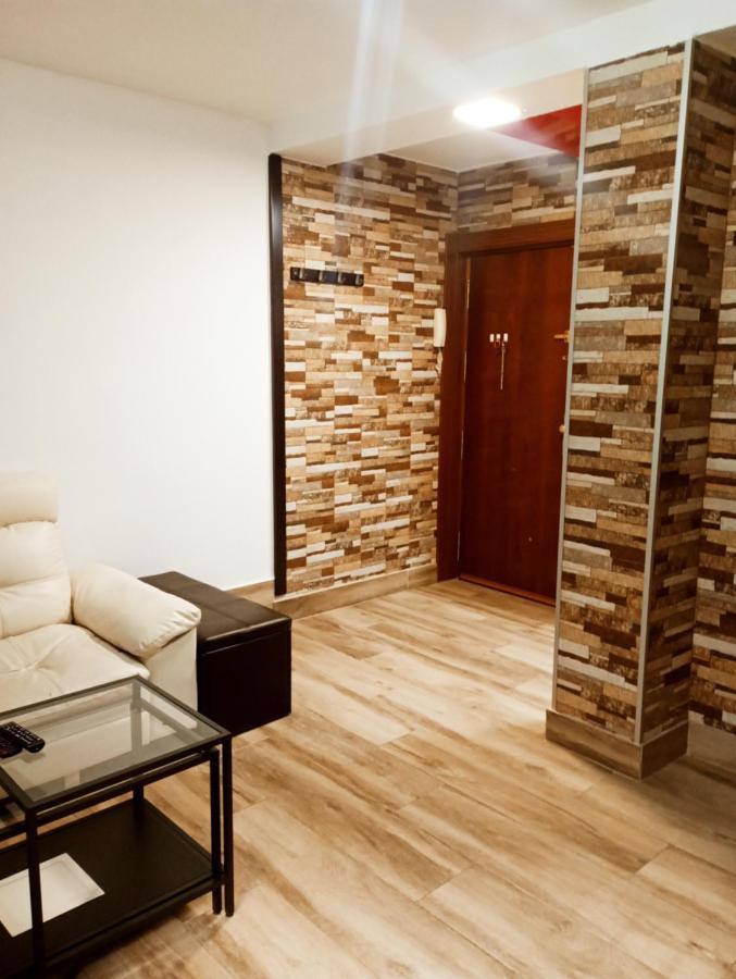 Precioso Apartamento 3 Habitaciones. Con Patio. 卡马斯 外观 照片